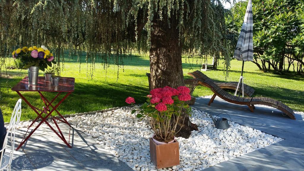 Bed and Breakfast Maison Prairie Bonheur Маньї-ле-Амо Екстер'єр фото